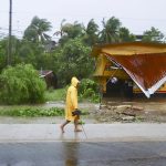 Tormenta tropical Helene gana fuerza y activa avisos por huracán en partes de Florida y México