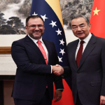 China promete seguir apoyando a Venezuela "en la defensa de su soberanía"