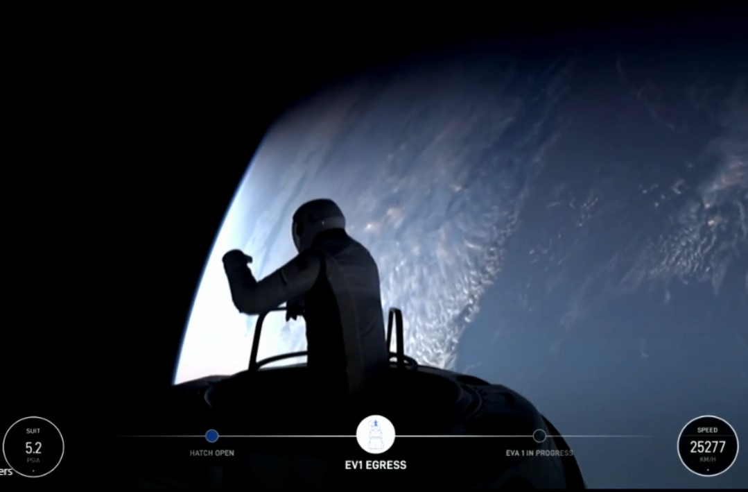 SpaceX hace historia con la primera caminata espacial privada