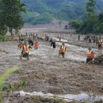 Asciende a 233 los muertos por tifón en Vietnam tras hallazgos en zonas con deslaves e inundaciones