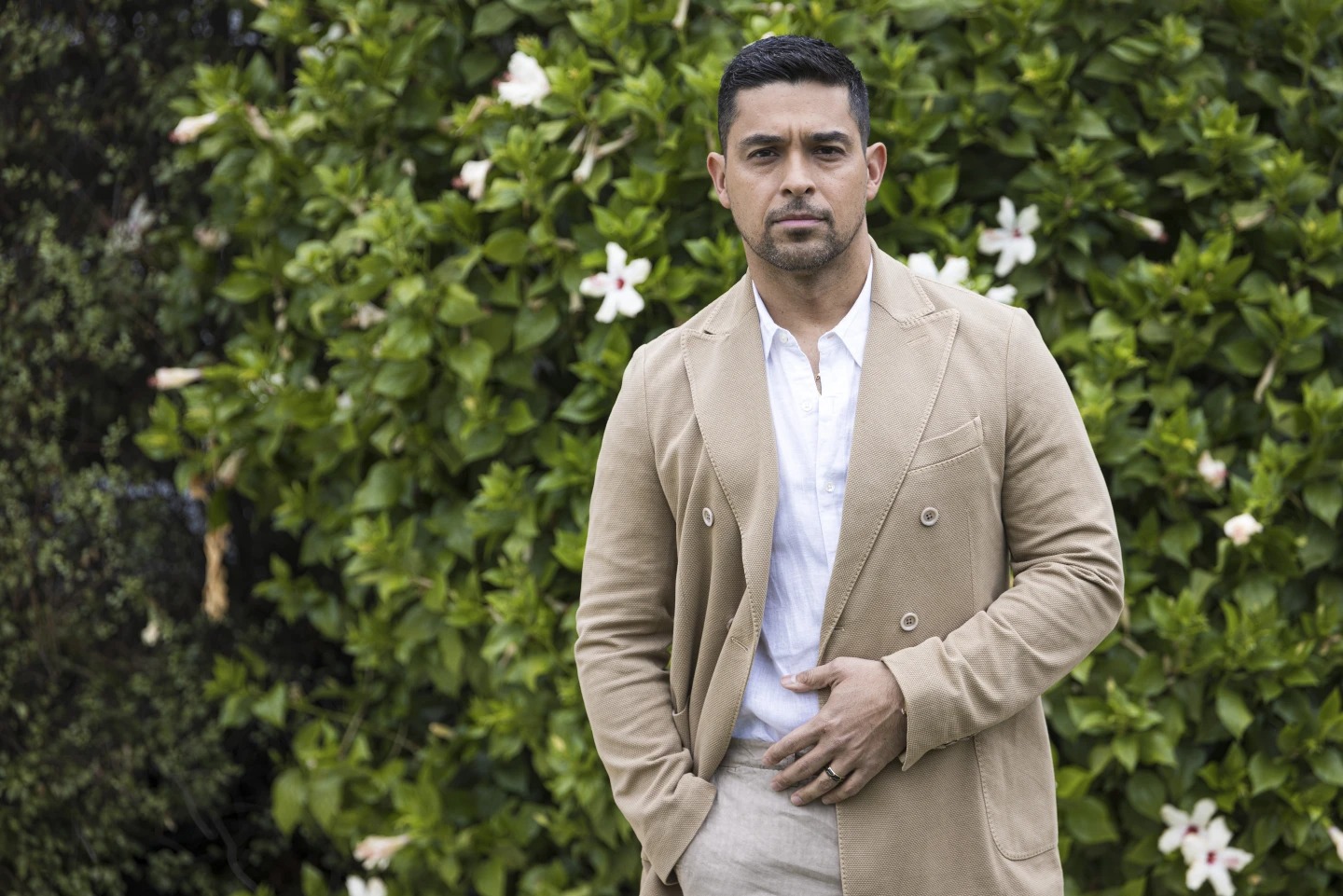 La 'historia americana' de Wilmer Valderrama es una historia de servicio a su familia y a su país