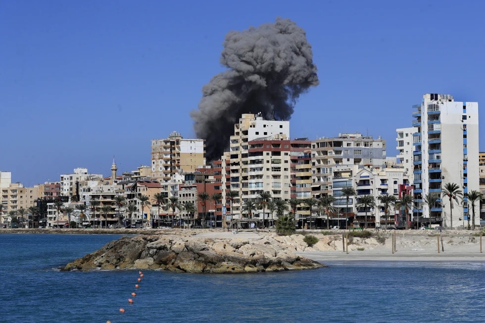 Israel ataca una ciudad costera libanesa tras la evacuación de residentes