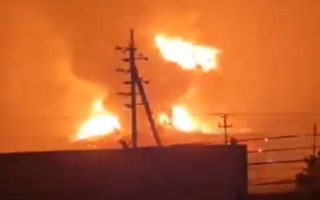 Reportan incendio en patios de tanque de Pdvsa en Cabimas tras impacto de un rayo