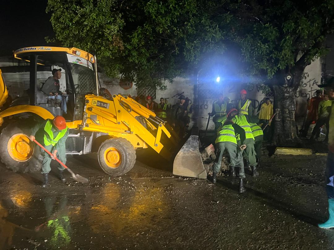 Autoridades se despliegan en seis municipios de Lara para atender afectaciones por lluvias