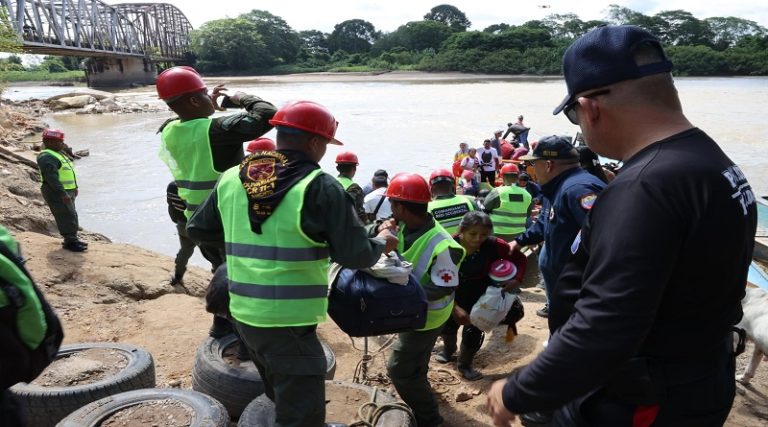 Al menos 850 familias desplazadas por conflicto en Colombia, son atendidas en corredor humanitario en Zulia