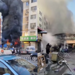 Incendio deja al menos ocho muertos y 15 heridos en mercado de China