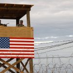 Familiares de migrantes venezolanos enviados a Guantánamo se unen a la demanda contra el gobierno de Trump