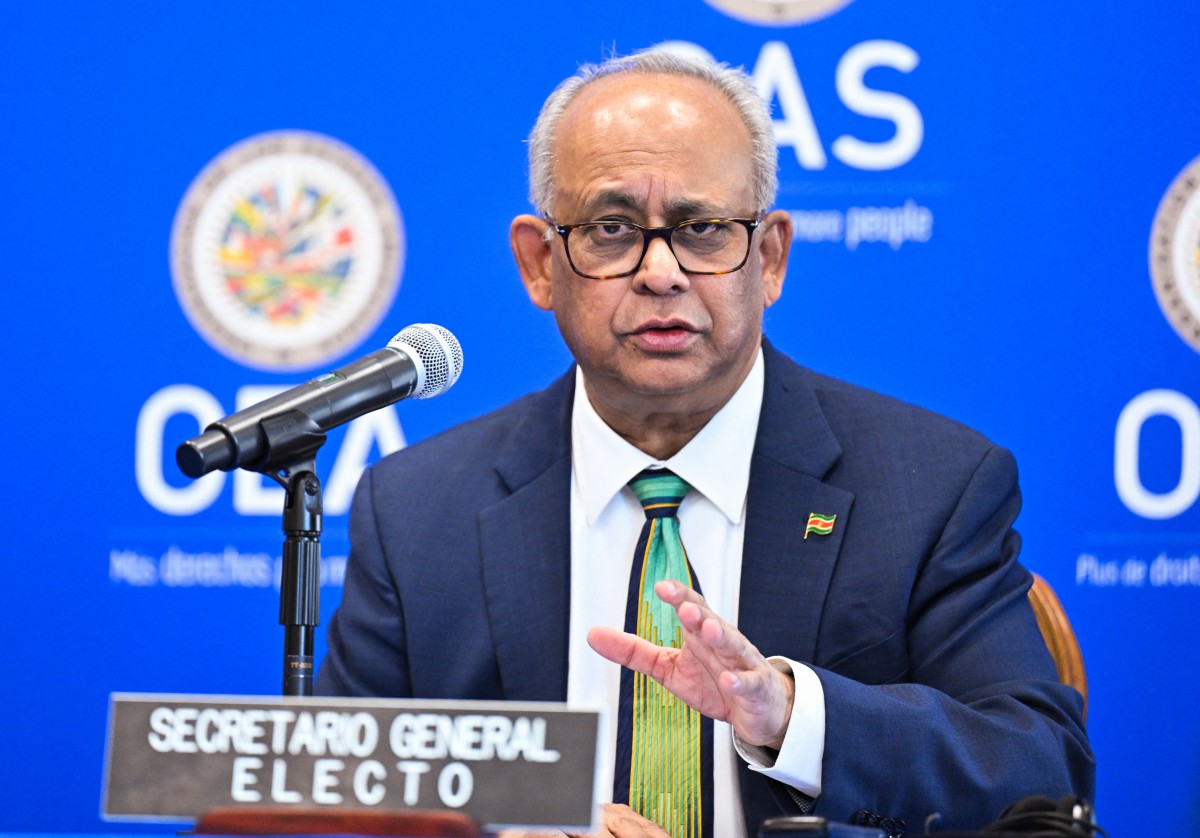 La OEA elige al ministro de Exteriores de Surinam como su nuevo secretario general