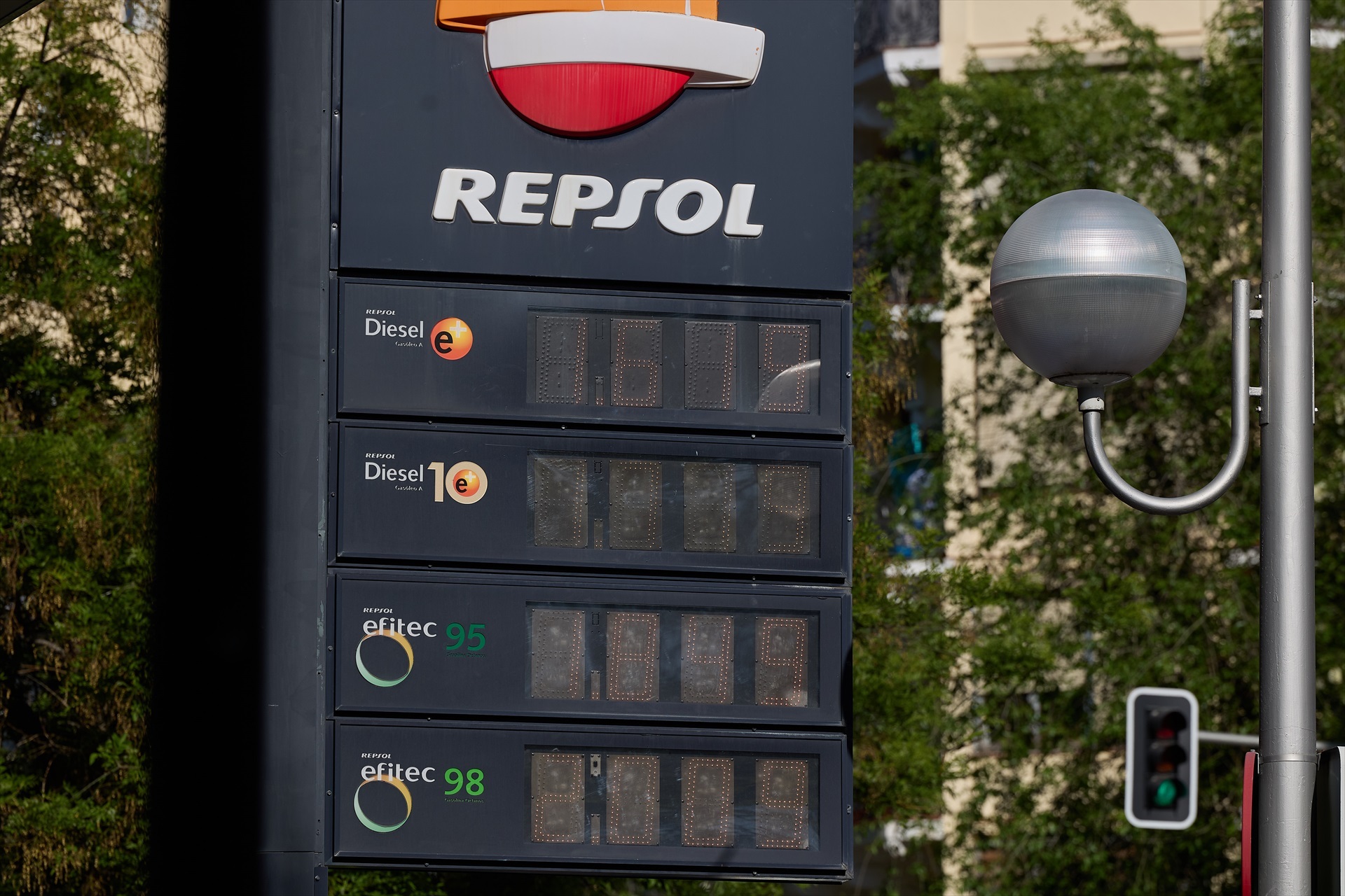 Ministro español dice que Europa tiene herramientas para responder a medidas "injustas" de EE. UU. como el veto a Repsol