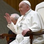 El papa continua su recuperación y no ha experimentado episodios de insuficiencia respiratoria