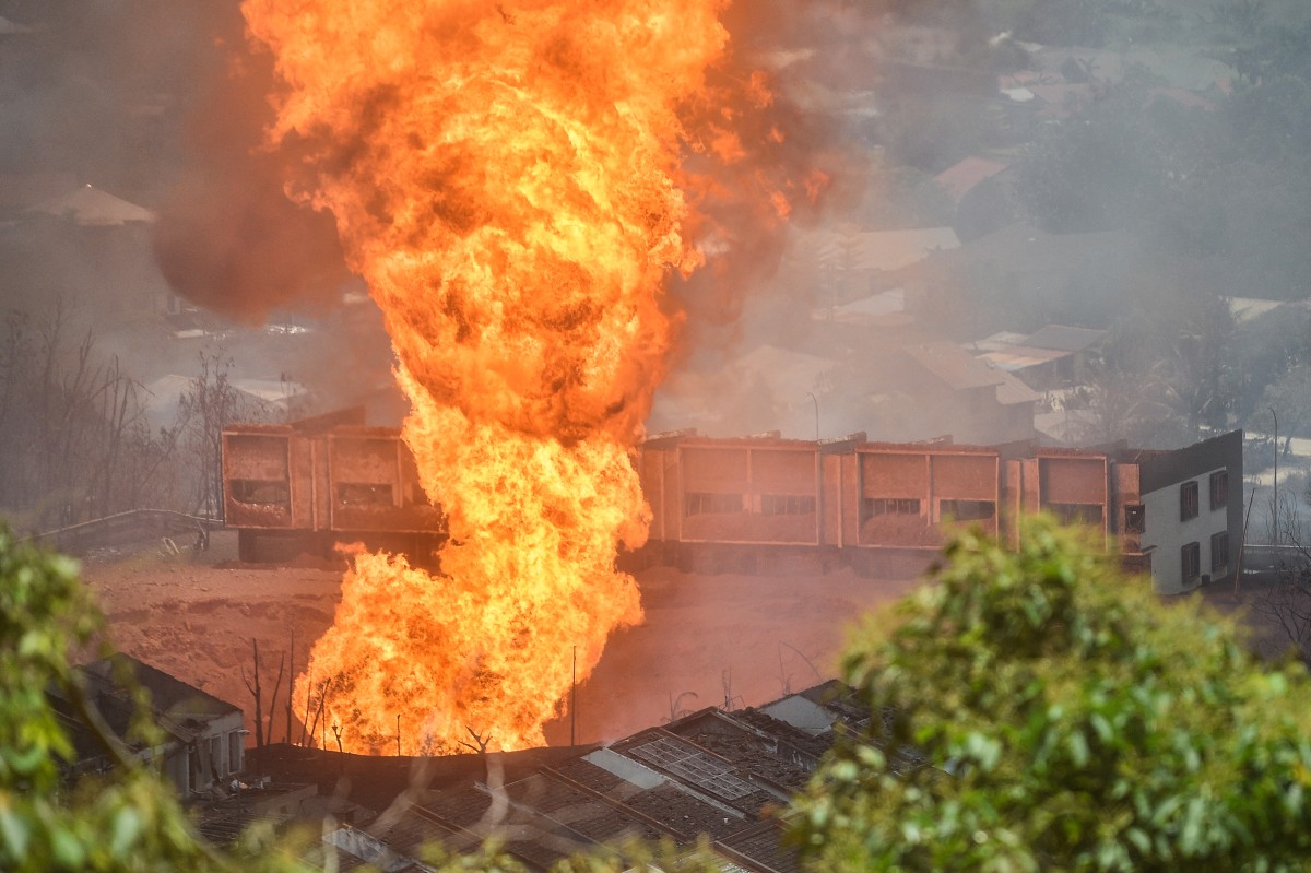 Malasia: Más de 100 heridos tras incendio por explosión de gasoducto
