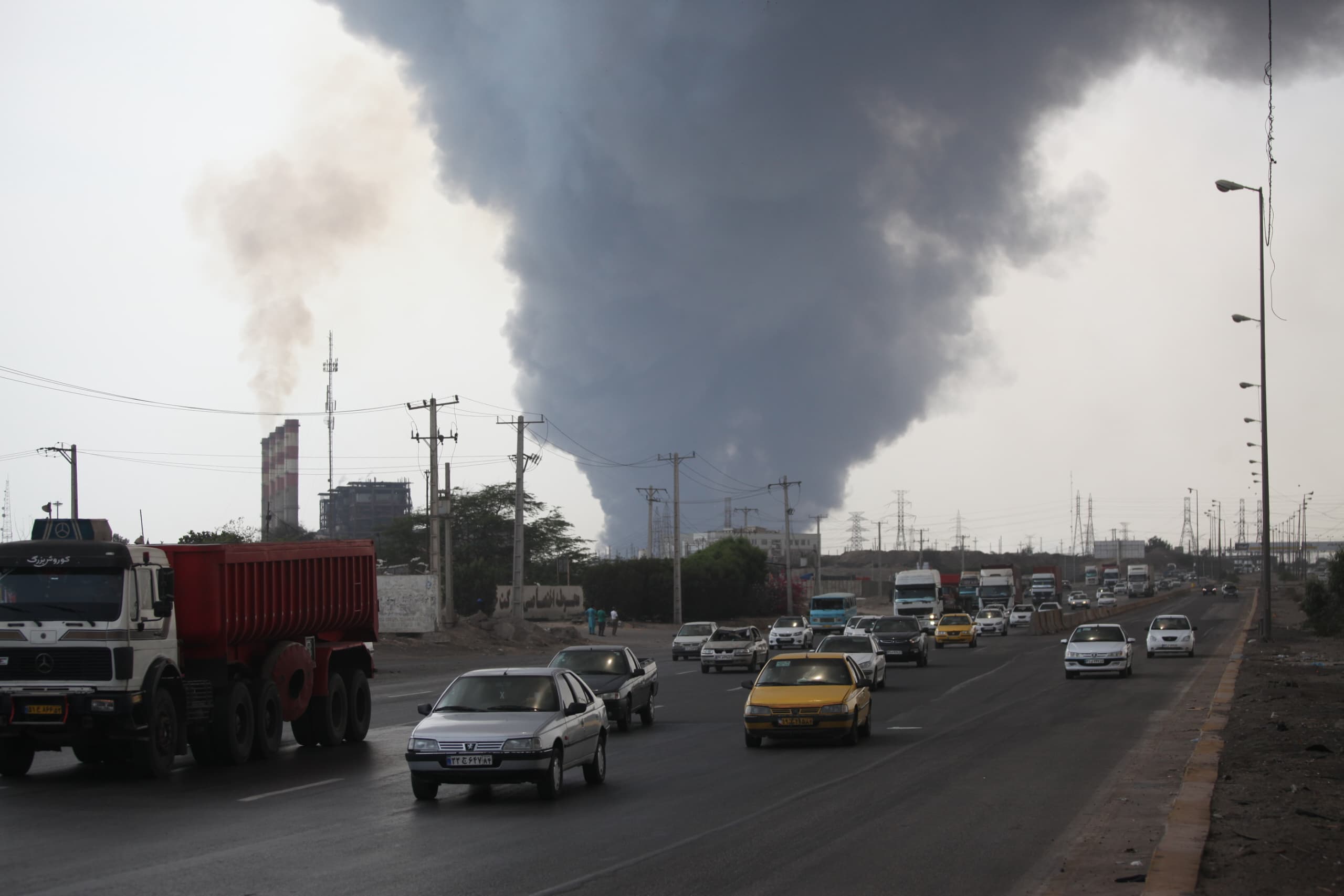 Asciende a 28 los muertos y 1.139 heridos por explosión en puerto iraní