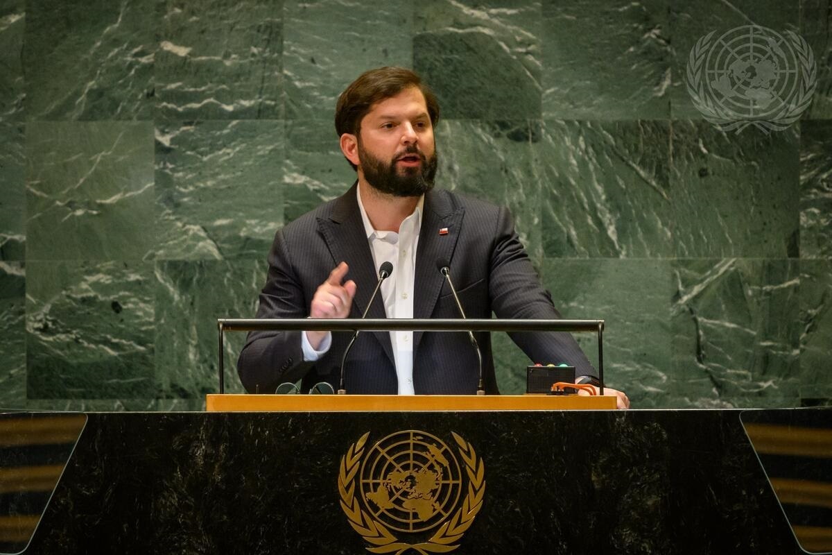 Boric acusa a Trump de "pretender ser un nuevo emperador" con sus amenazas arancelarias