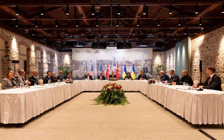 Arrancan en Estambul los primeros contactos directos en tres años entre delegaciones de Rusia y Ucrania